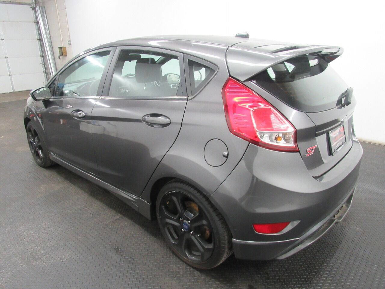 Used 2017 Ford Fiesta ST image 5