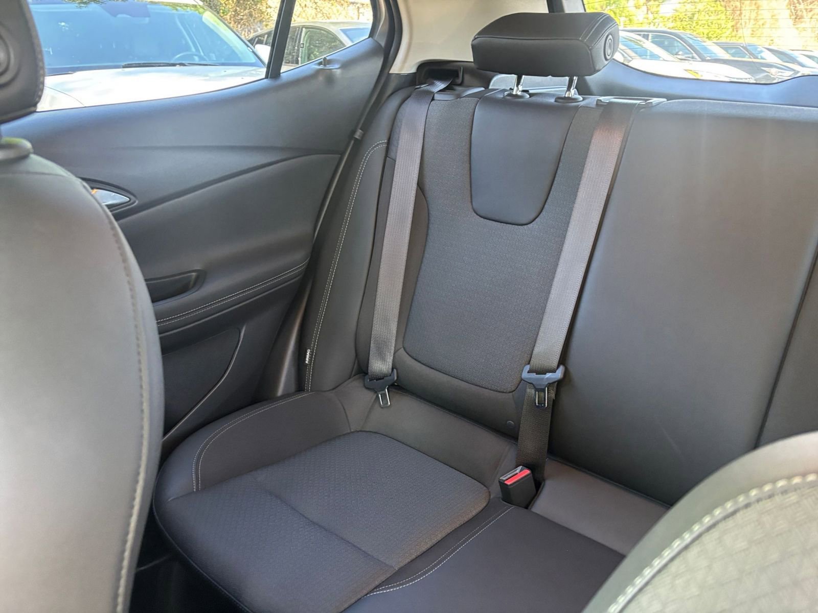 Used 2025 Buick Encore GX Preferred image 40