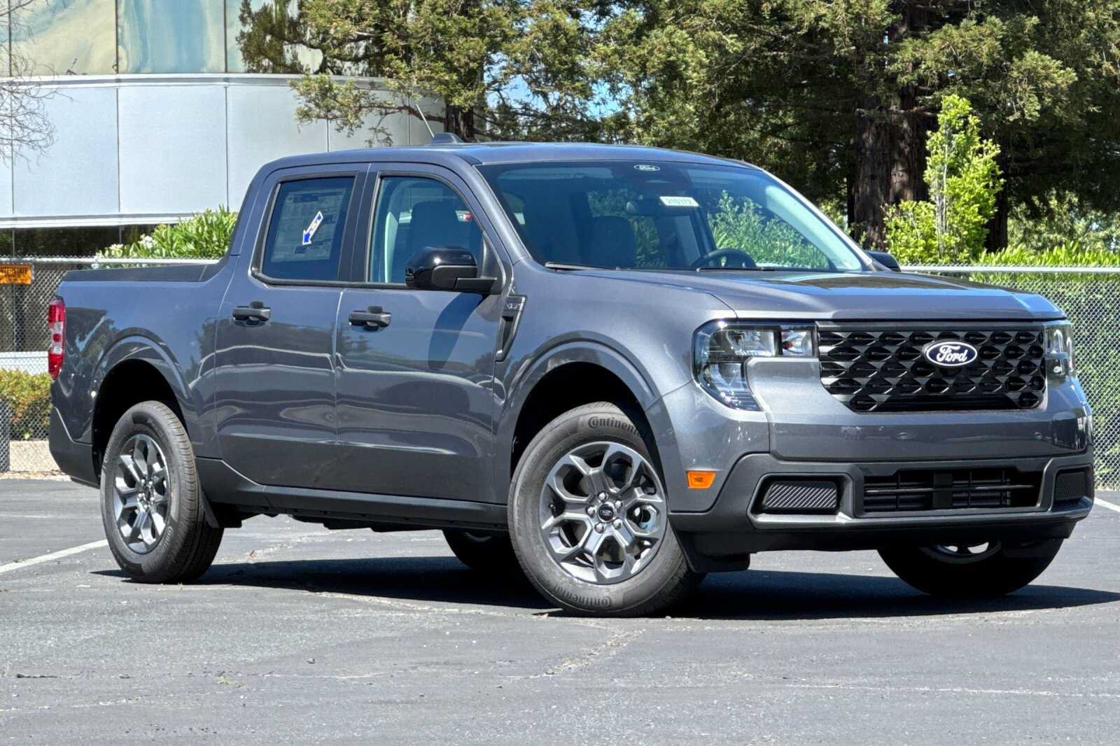 New 2026 Ford Maverick XLT w/ XLT Luxury Package AWD/4WD image 2