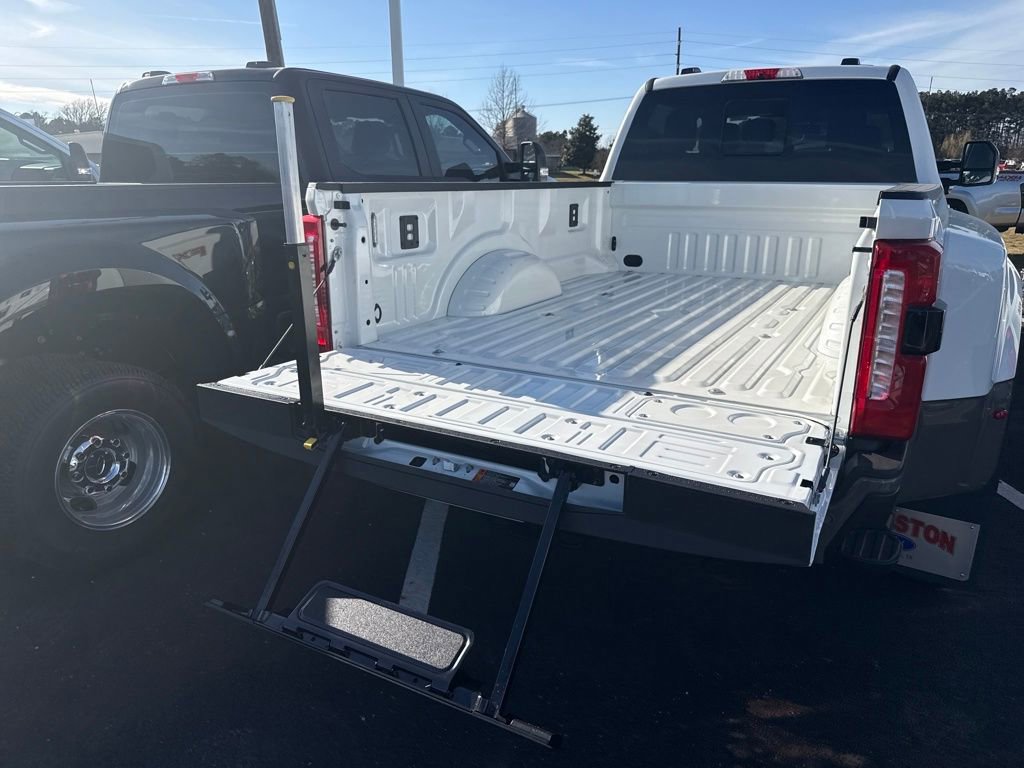 New 2026 Ford F350 King Ranch w/ FX4 Off-Road Package image 66