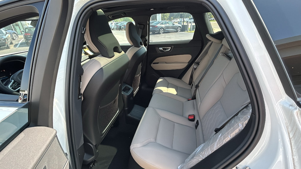 New 2026 Volvo XC60 T8 Plus w/ Protection Package Premier AWD/4WD image 9