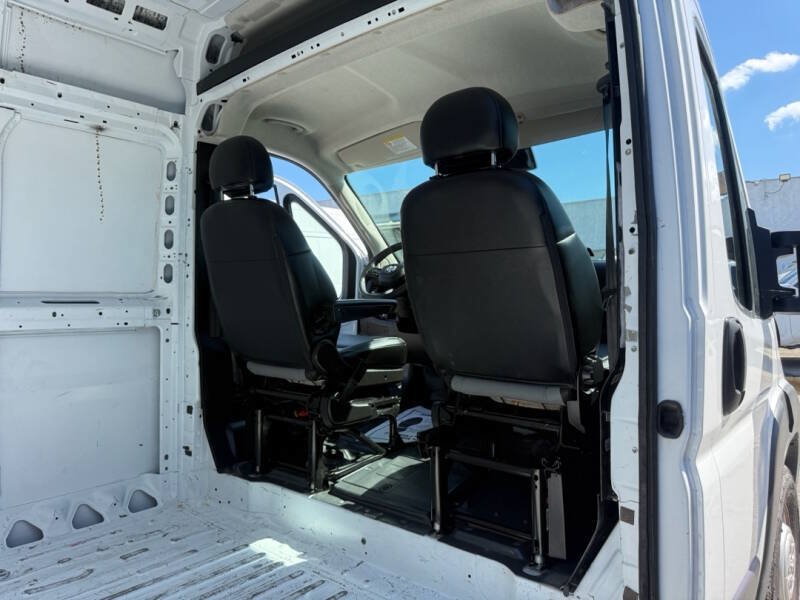 Used 2023 RAM ProMaster 2500 FWD image 13