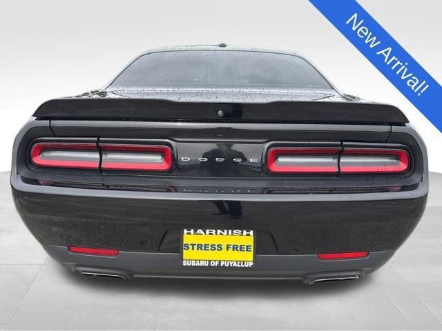 Used 2018 Dodge Challenger R/T RWD image 6