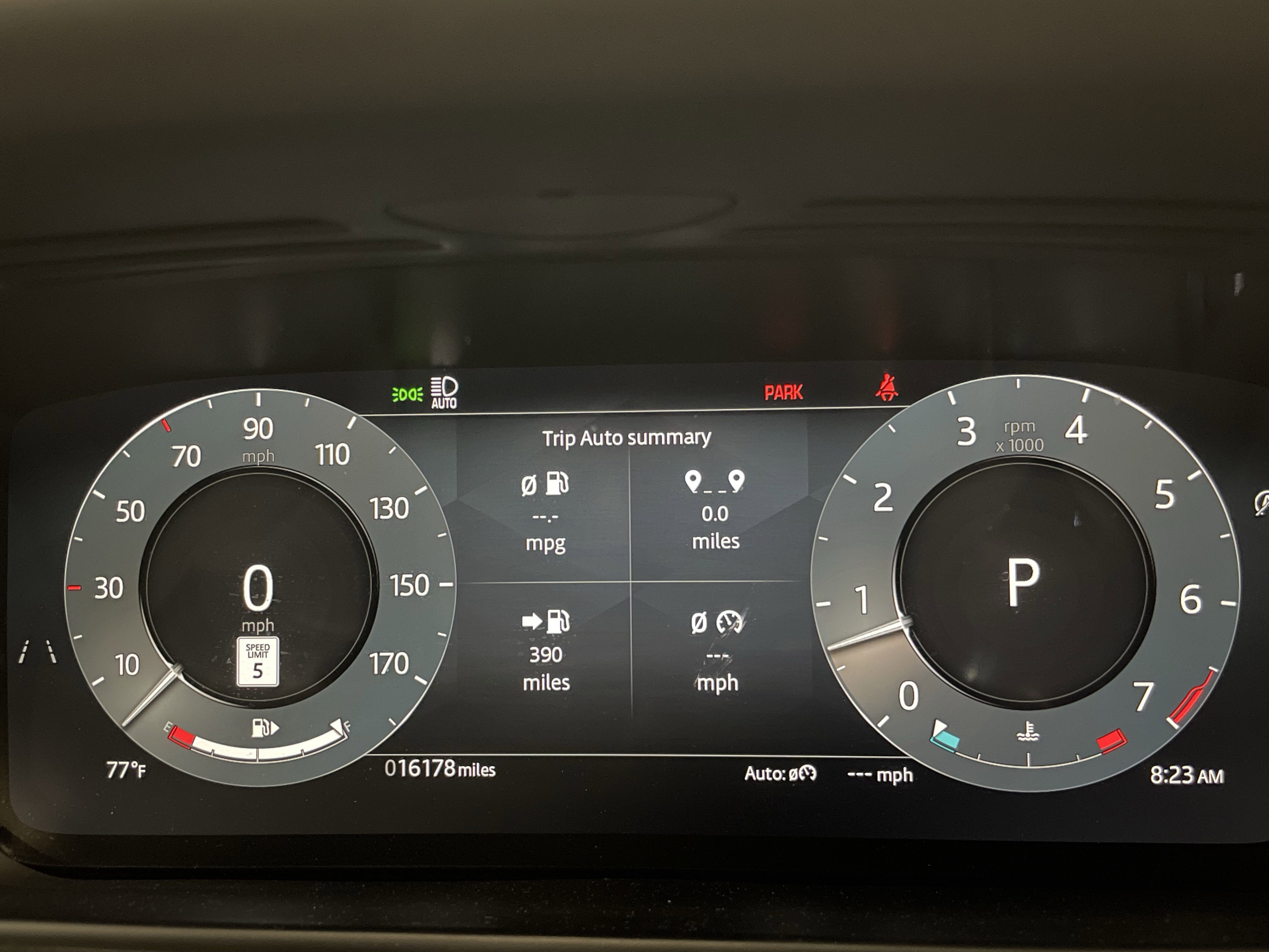 Certified 2026 Land Rover Range Rover Velar Dynamic SE AWD/4WD image 24