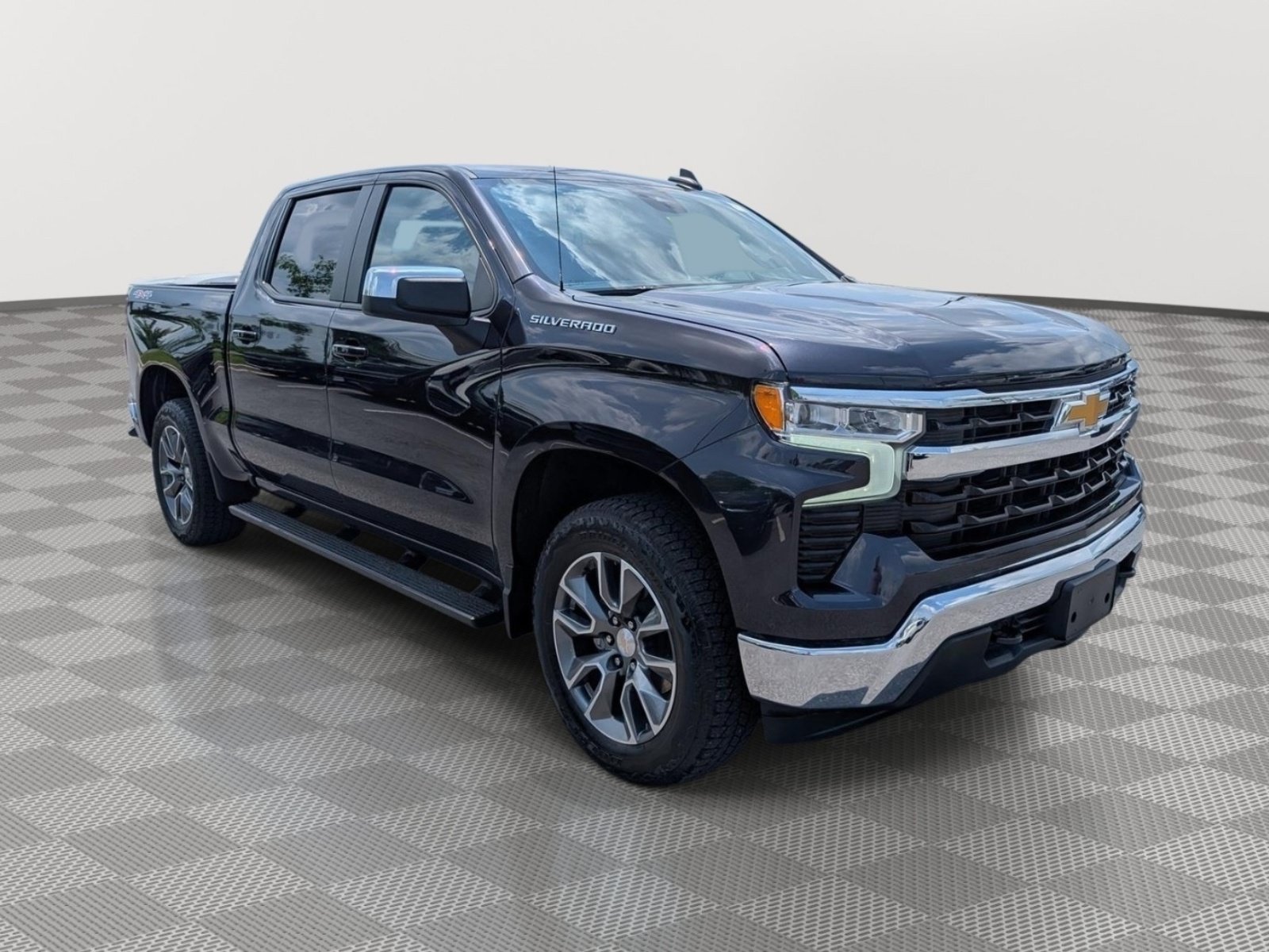 Used 2024 Chevrolet Silverado 1500 LT AWD/4WD image 7