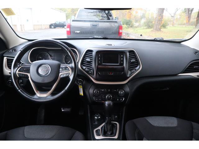 Used 2014 Jeep Cherokee Latitude AWD/4WD image 9