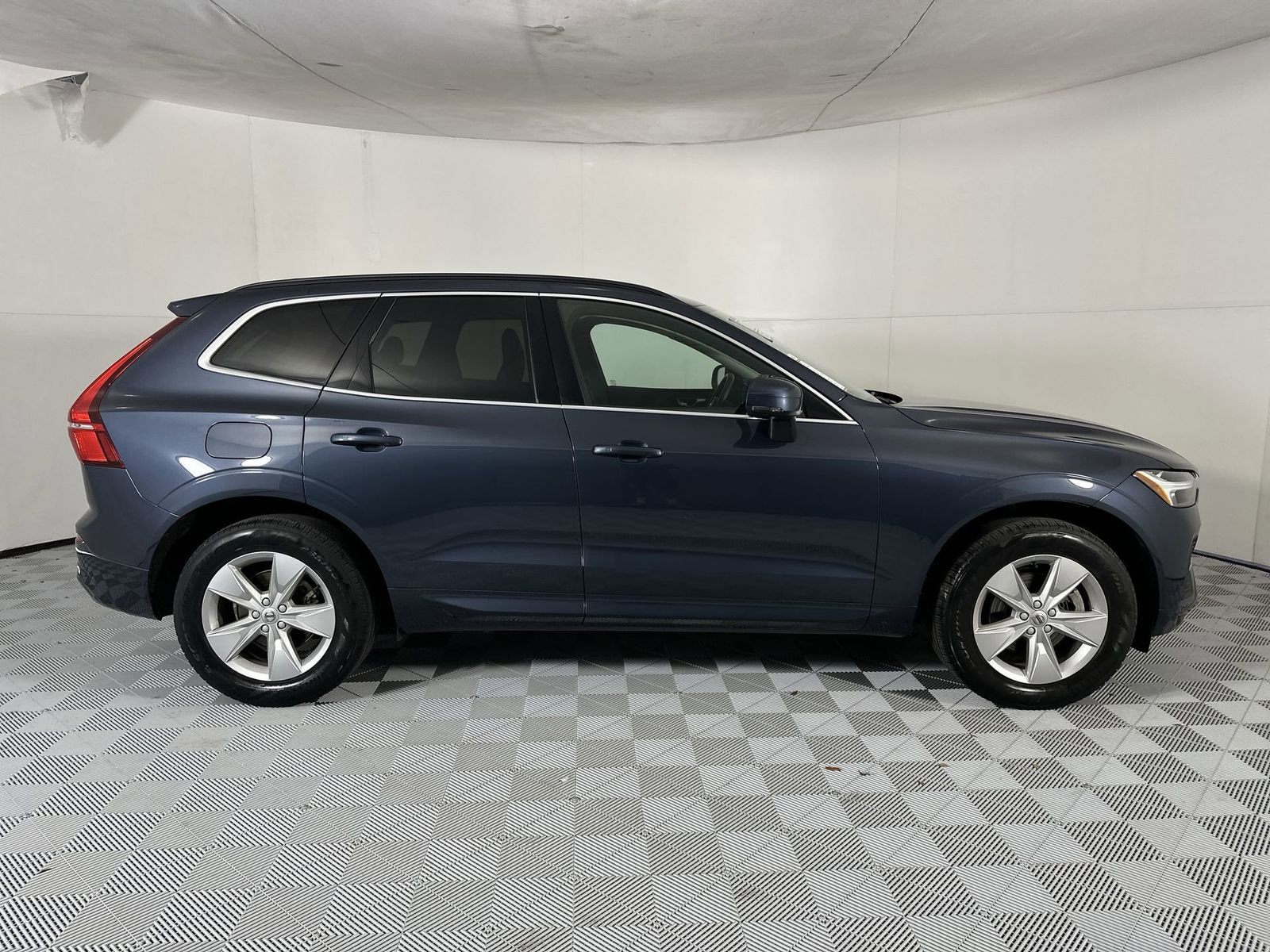 Used 2022 Volvo XC60 B5 Momentum AWD/4WD image 9