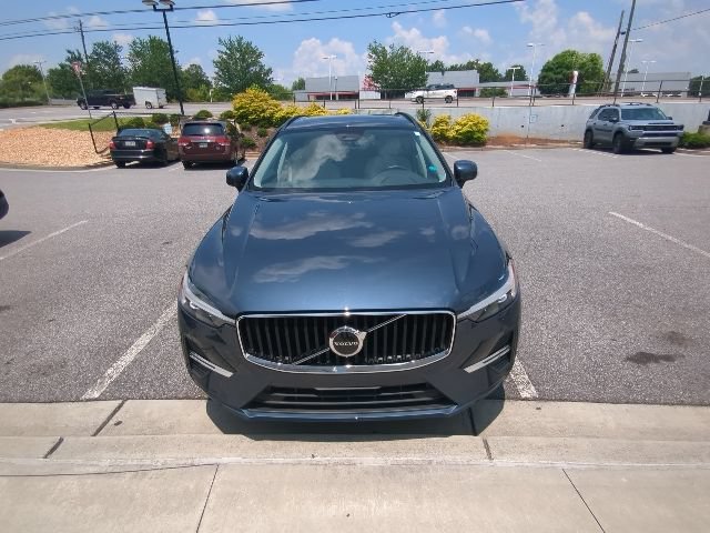 Used 2022 Volvo XC60 B5 Momentum w/ Climate Package FWD image 2