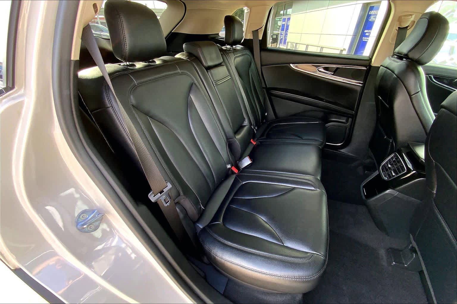 Used 2023 Lincoln Nautilus FWD w/ Premium Package image 20