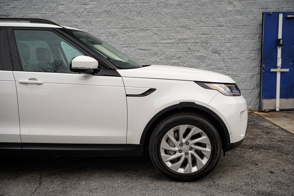 Used 2023 Land Rover Discovery S image 16