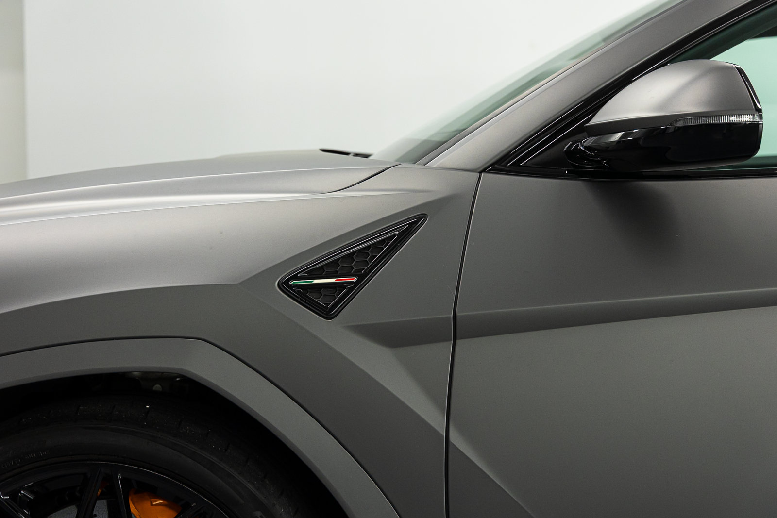 Used 2025 Lamborghini Urus S AWD/4WD image 17
