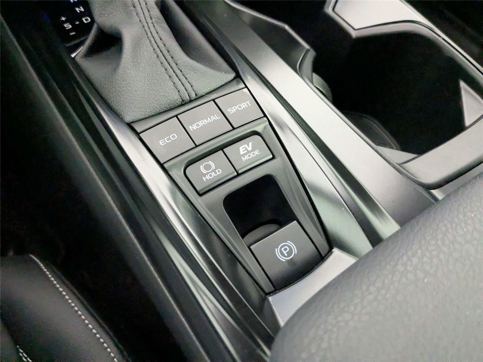 Used 2025 Toyota Camry SE FWD image 25