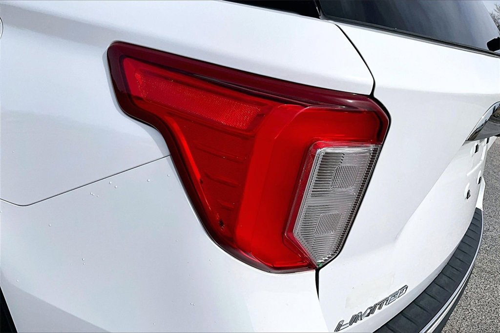 Used 2023 Ford Explorer Limited image 28