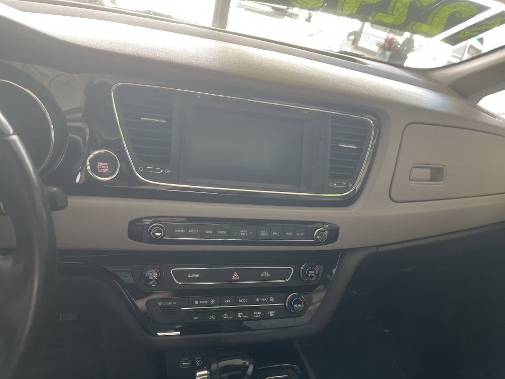 Used 2016 Kia Sedona SX Limited image 25