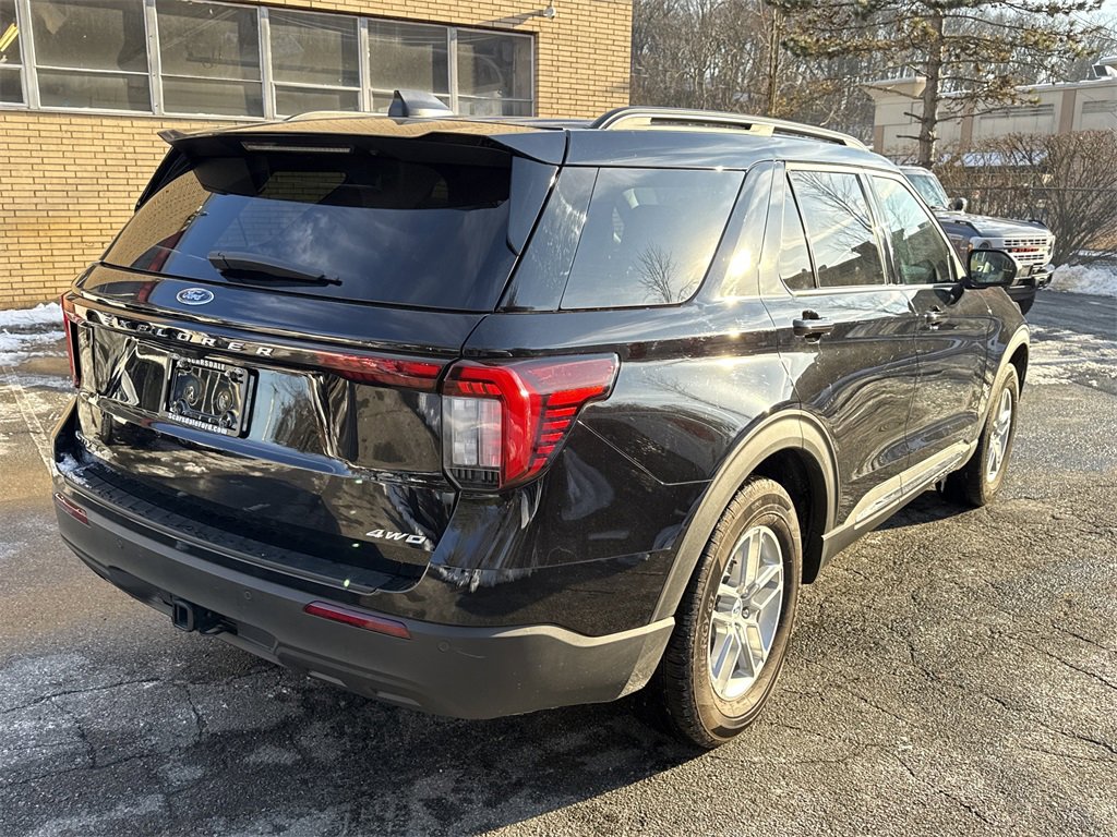 Used 2025 Ford Explorer Active image 4