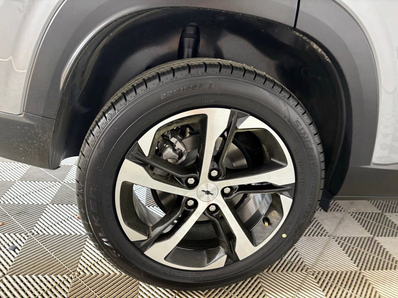 Used 2024 Chevrolet Trax RS image 29