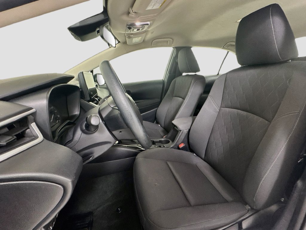 Used 2025 Toyota Corolla LE FWD image 11