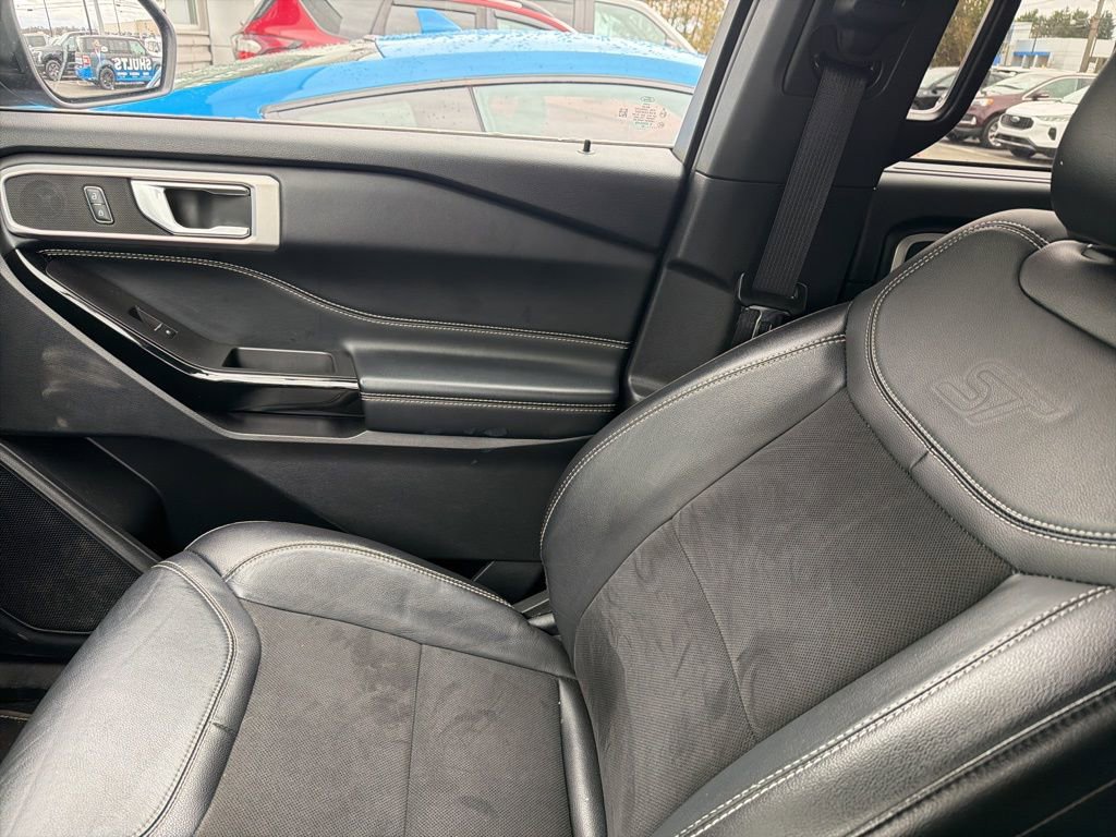 Used 2022 Ford Explorer ST w/ ST High-Performance Pack image 8