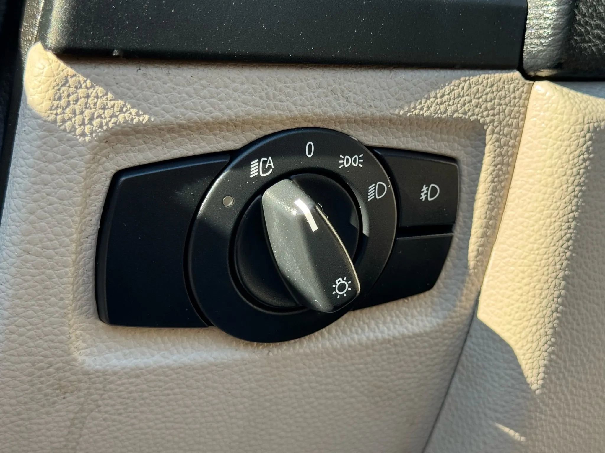 Used 2011 BMW 128i Convertible image 28