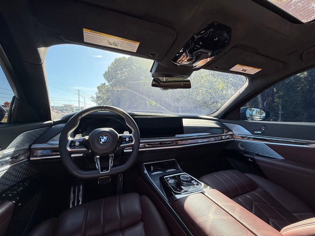 Used 2023 BMW 760i xDrive w/ Executive Package image 20