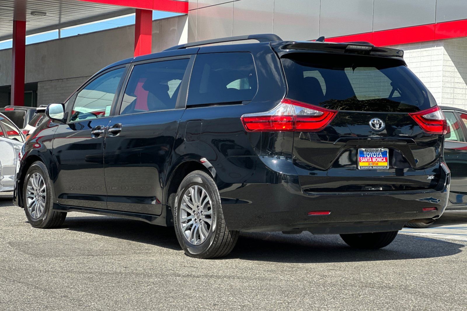 Used 2020 Toyota Sienna XLE FWD image 6