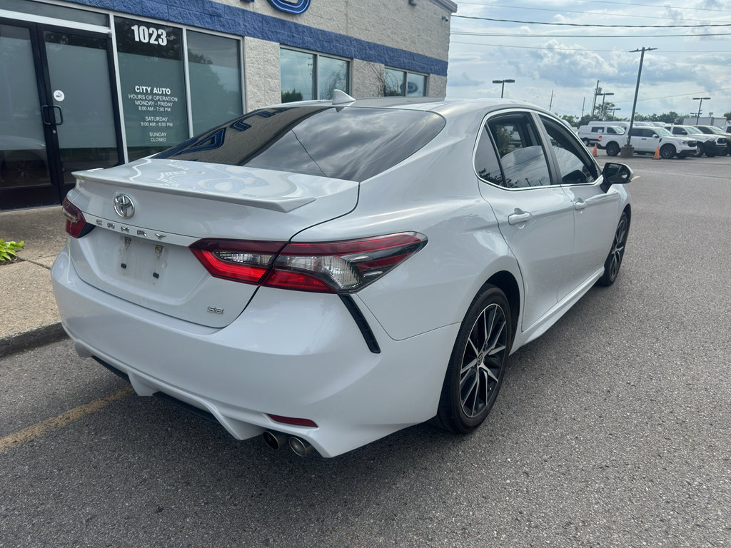 Used 2024 Toyota Camry SE FWD image 4