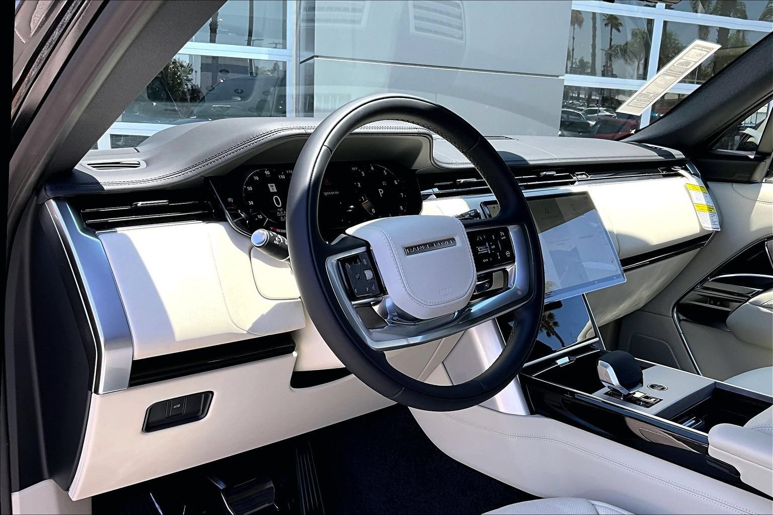 New 2026 Land Rover Range Rover Long Wheelbase SE AWD/4WD image 6