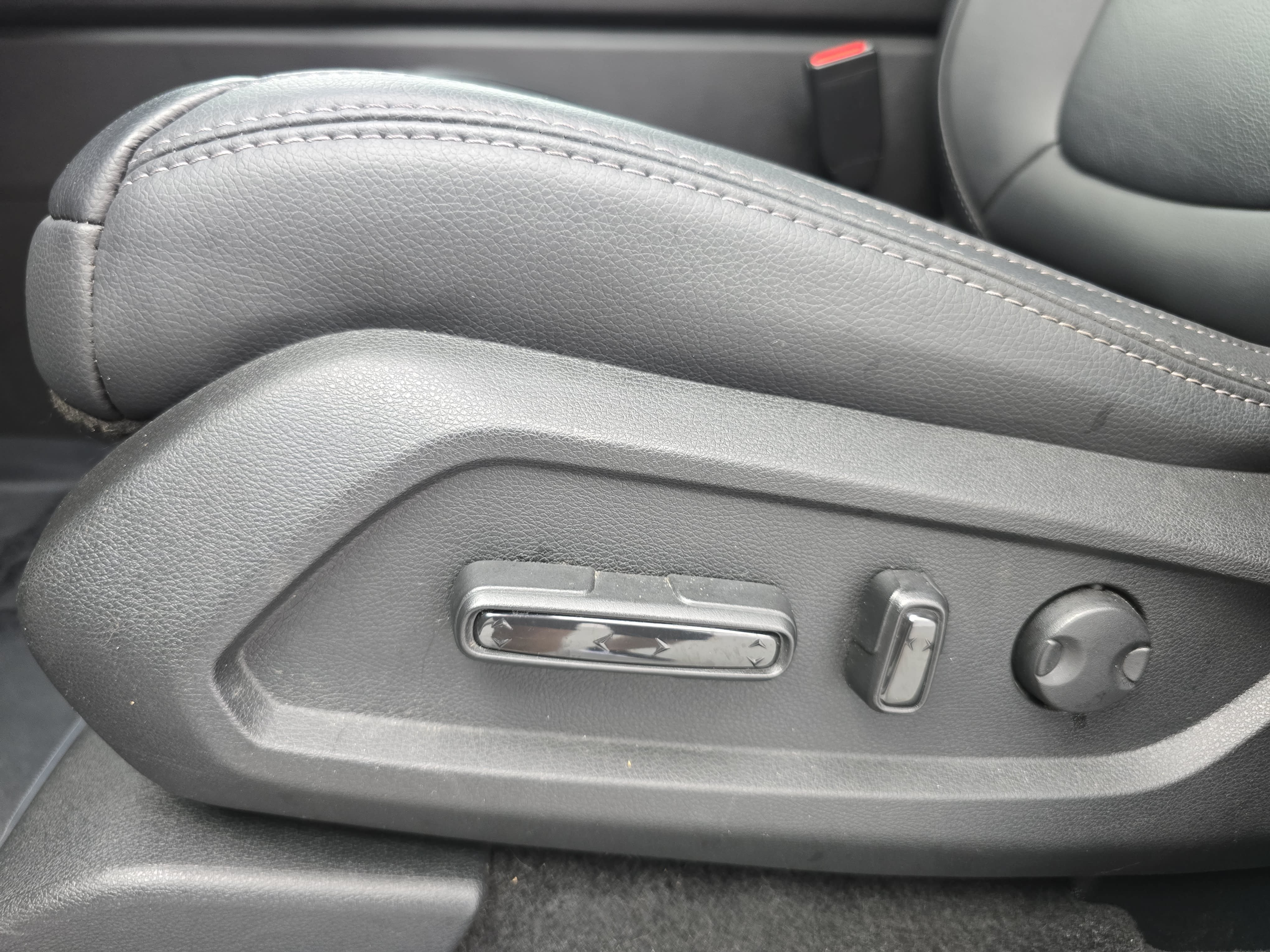 Certified 2025 Honda Pilot EX-L image 30