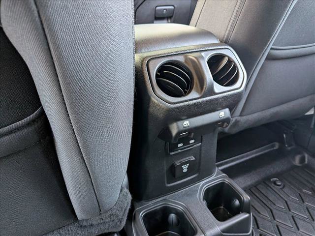 Used 2022 Jeep Wrangler Unlimited Sahara image 22
