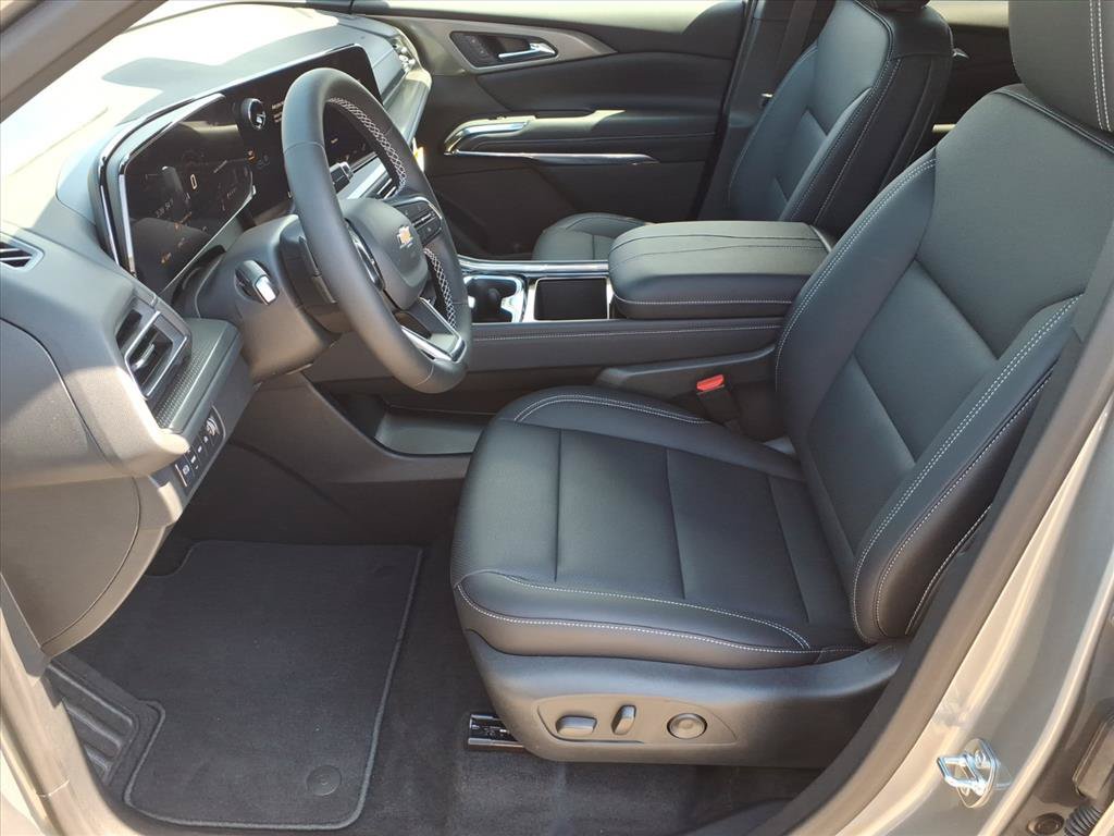 New 2026 Chevrolet Traverse LT w/ Driver Confidence Package AWD/4WD image 8