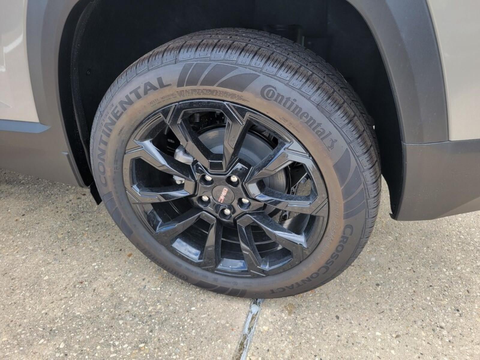 New 2027 GMC Terrain Elevation w/ Black Edition FWD image 8