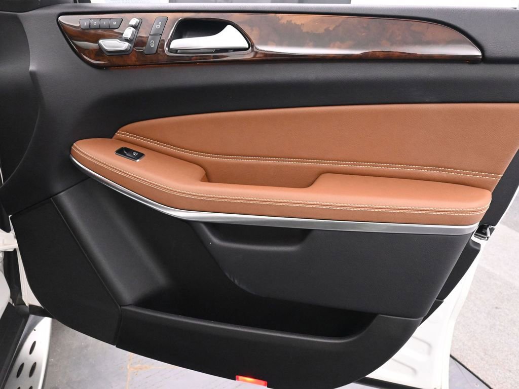 Used 2019 Mercedes-Benz GLS 550 4MATIC image 24