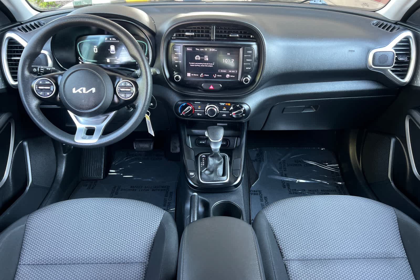 Used 2024 Kia Soul LX w/ Option Group 015 FWD image 3