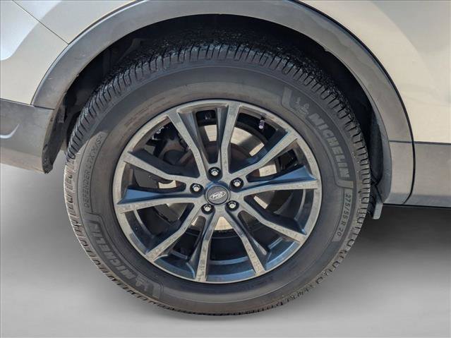 Used 2018 Ford Explorer XLT w/ Equipment Group 202A FWD image 10