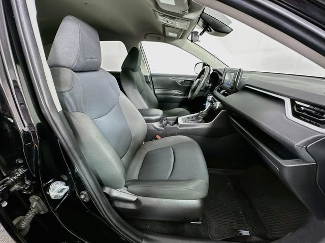 Used 2021 Toyota RAV4 LE AWD/4WD image 23