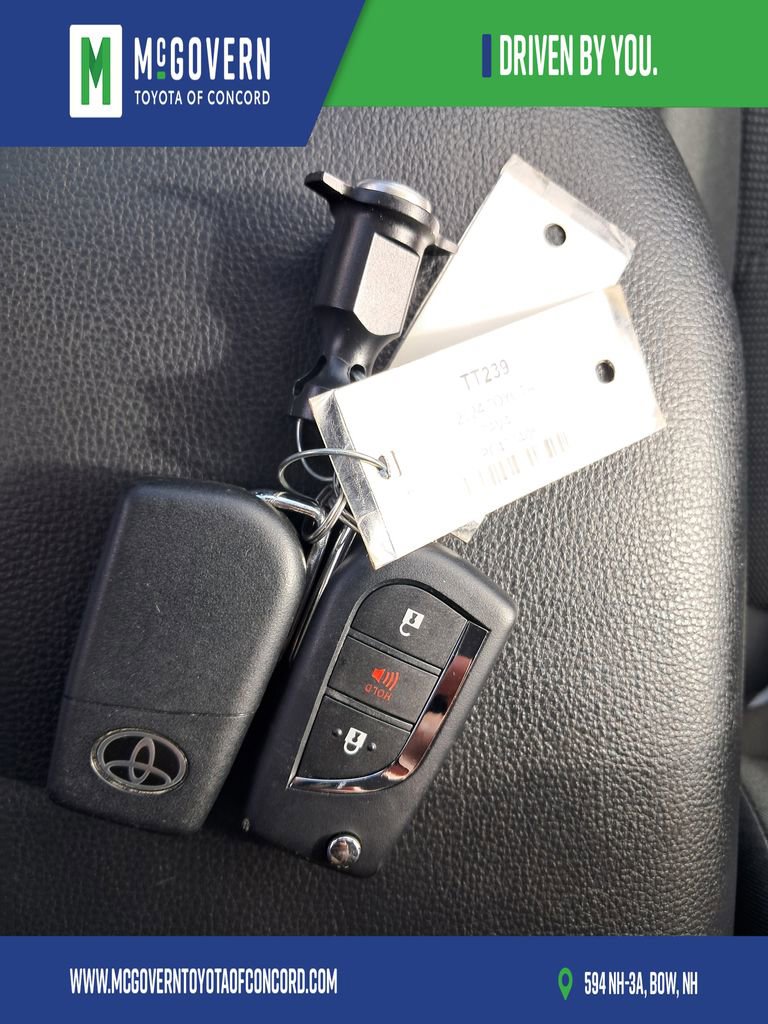 Used 2024 Toyota RAV4 LE AWD/4WD image 27