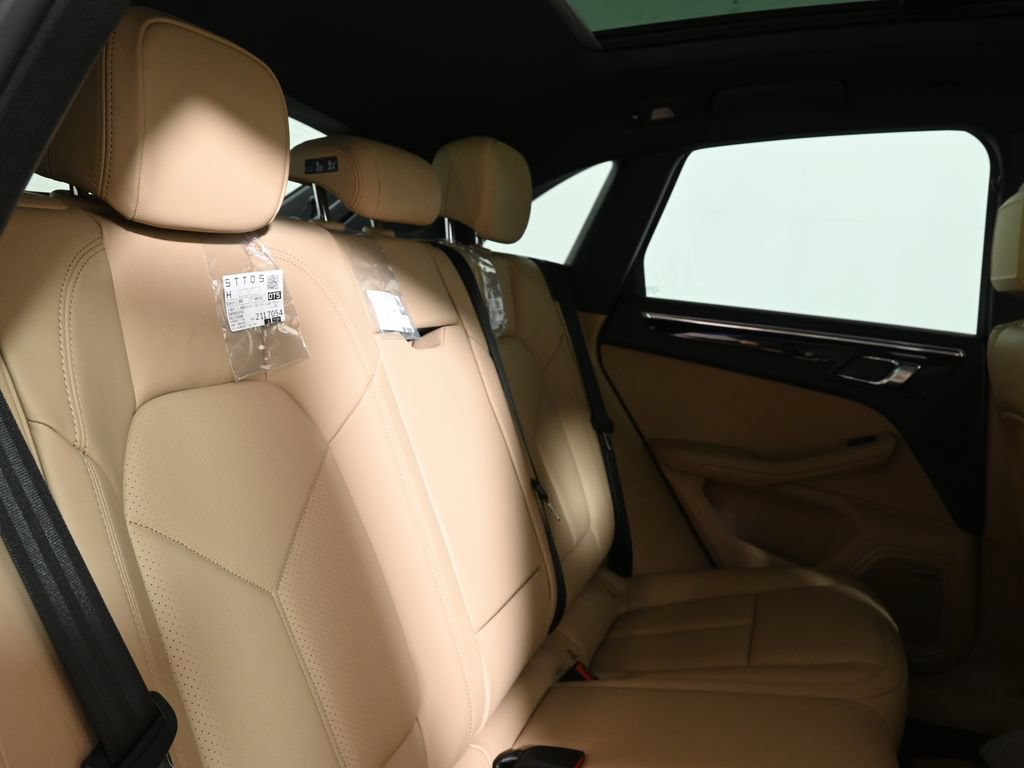 New 2026 Porsche Macan AWD/4WD image 41