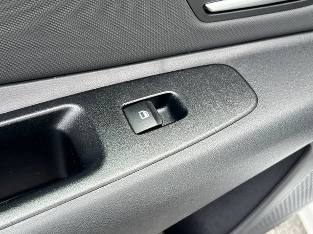 Used 2026 Hyundai Elantra Limited FWD image 24