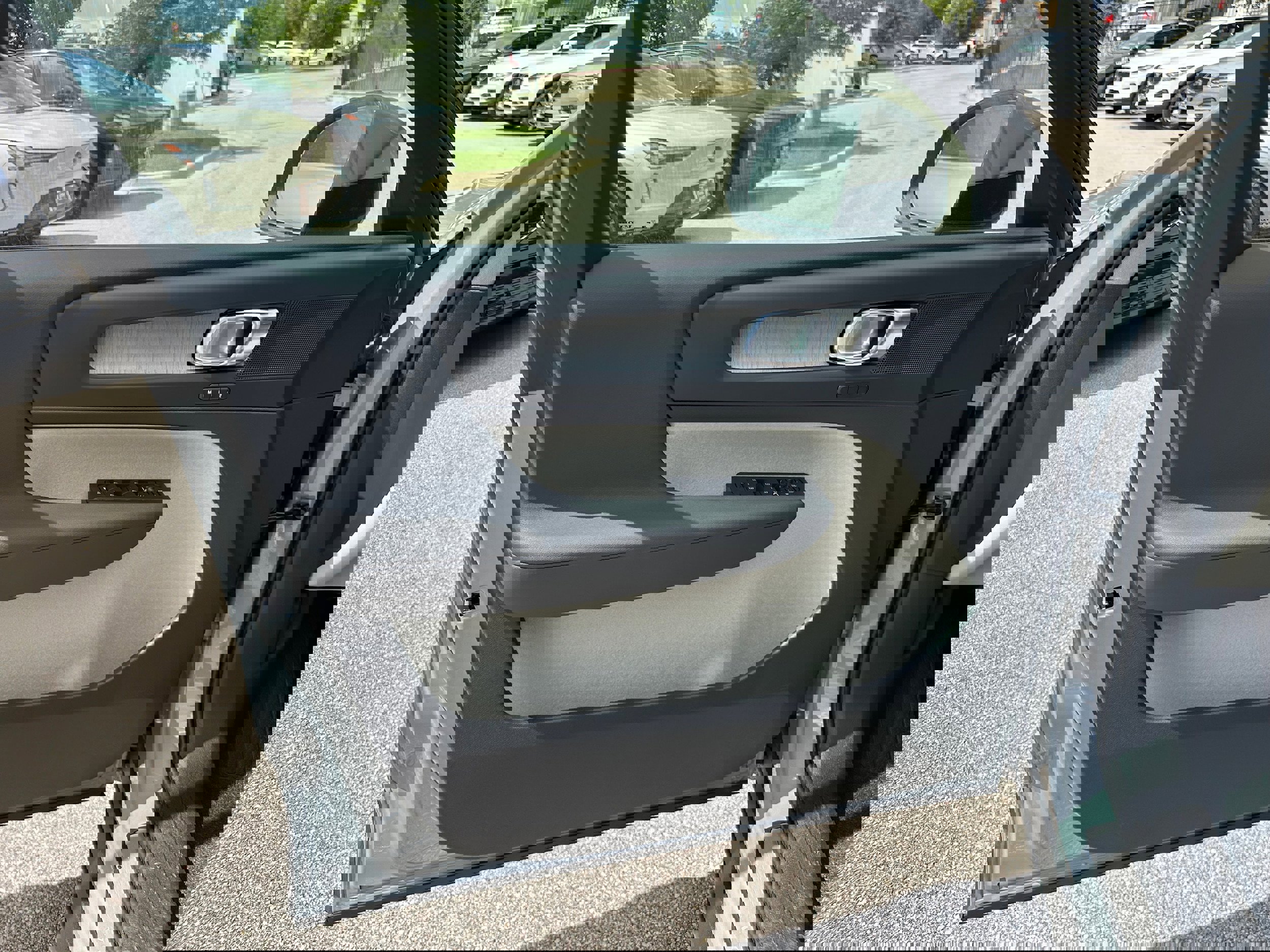 New 2026 Volvo XC40 B5 Plus w/ Protection Package Premier image 16