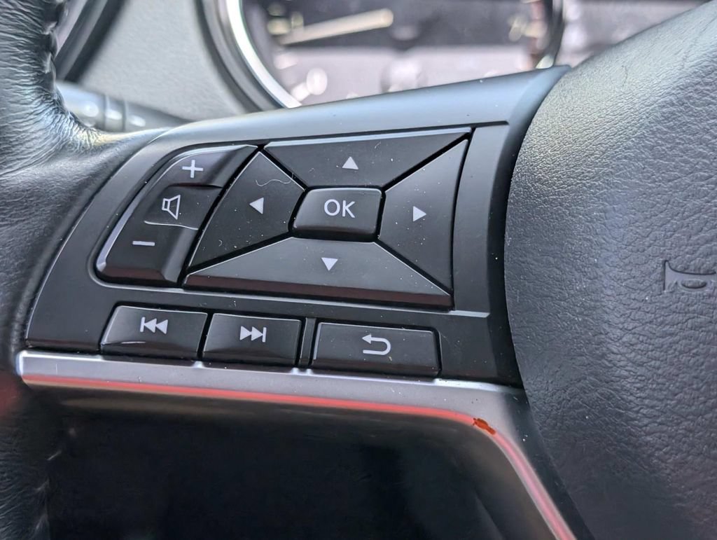 Used 2017 Nissan Rogue Sport SL FWD image 25