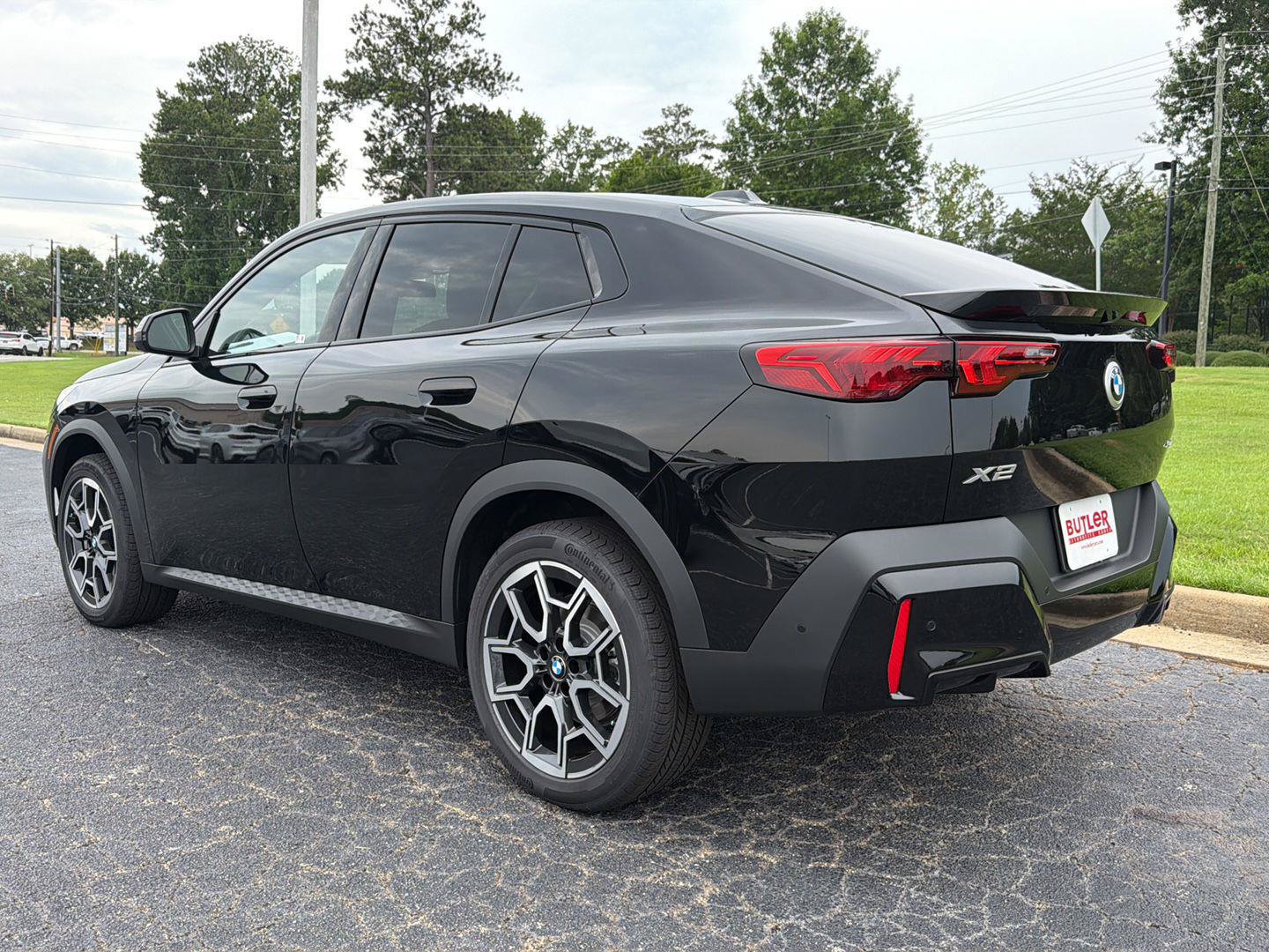 New 2026 BMW X2 xDrive28i w/ Technology Package AWD/4WD image 4