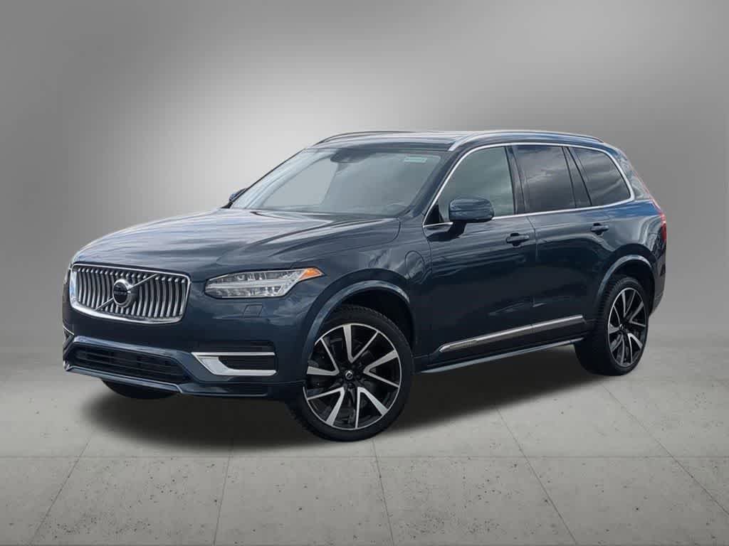 Used 2021 Volvo XC90 T8 Momentum