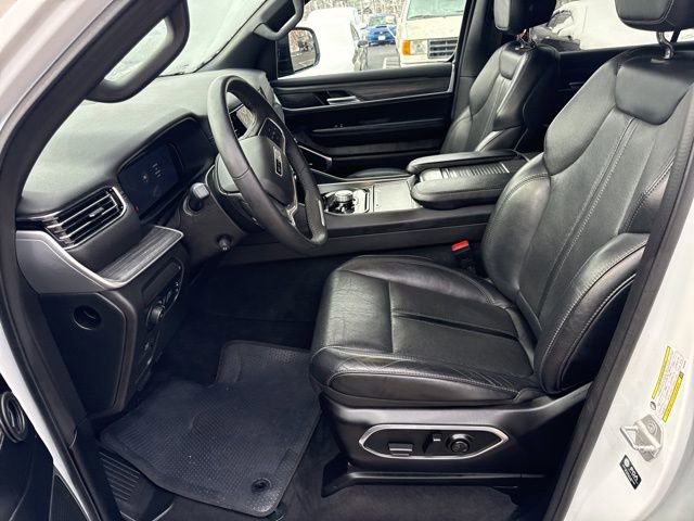 Used 2023 Jeep Wagoneer L Series II image 12