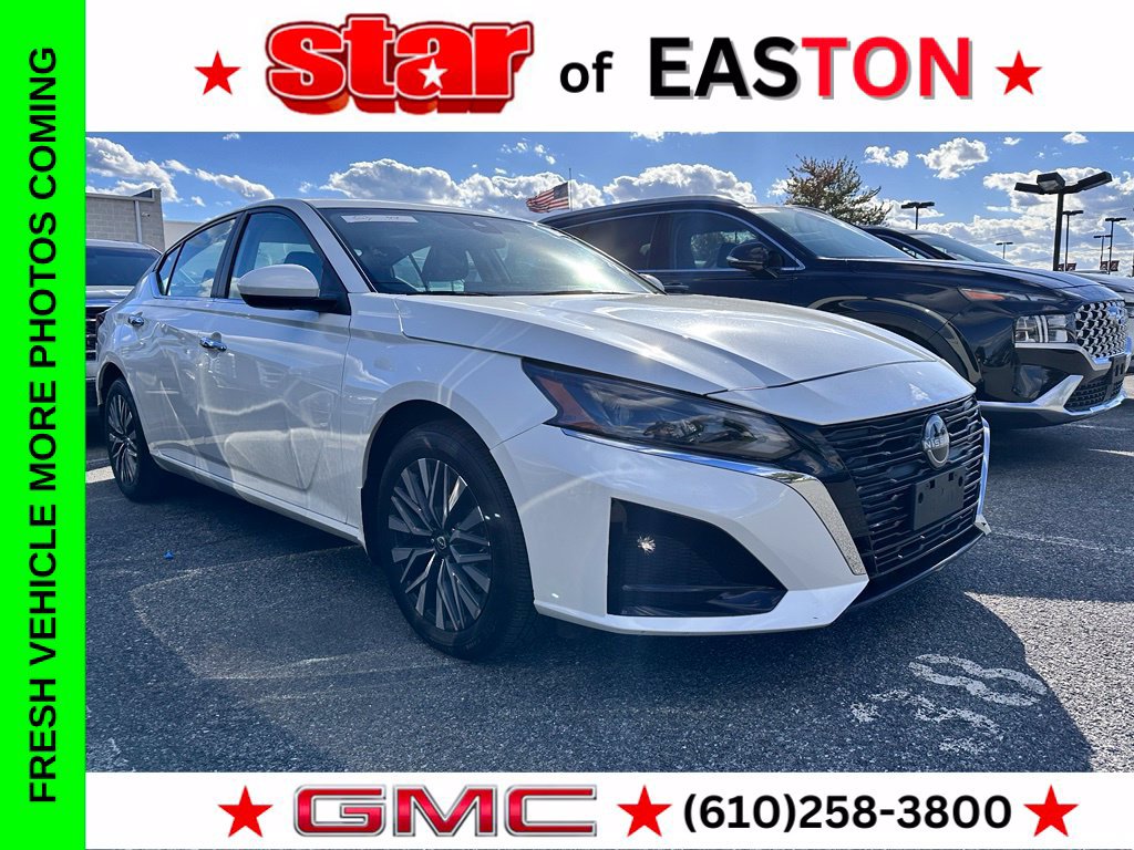Used 2024 Nissan Altima 2.5 SV w/ SV Premium Package AWD/4WD image 1