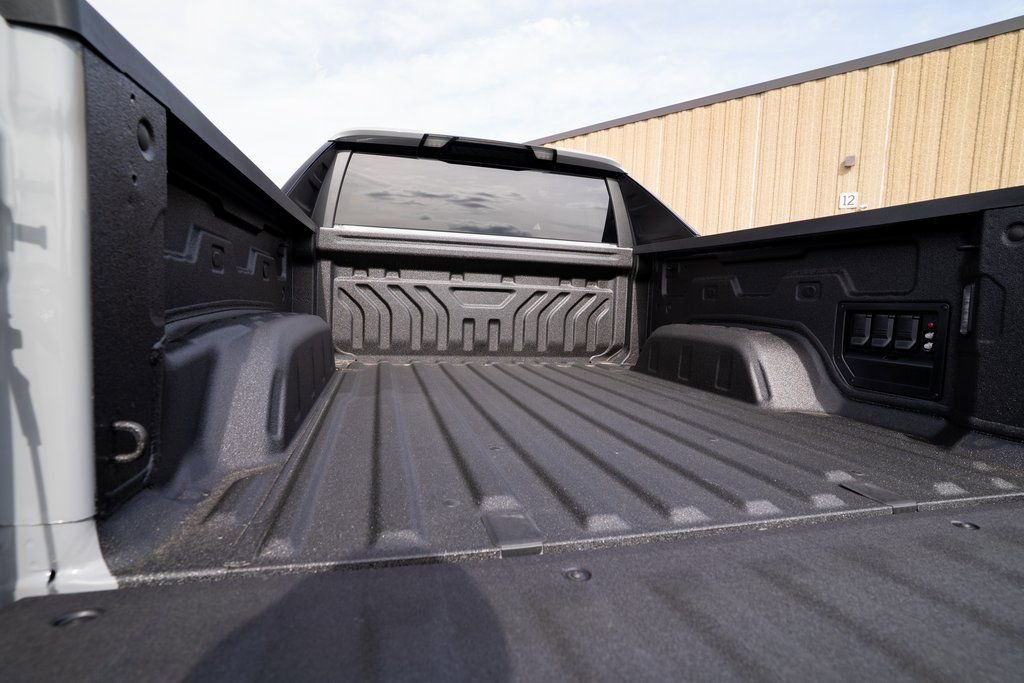 New 2025 Chevrolet Silverado EV LT image 34