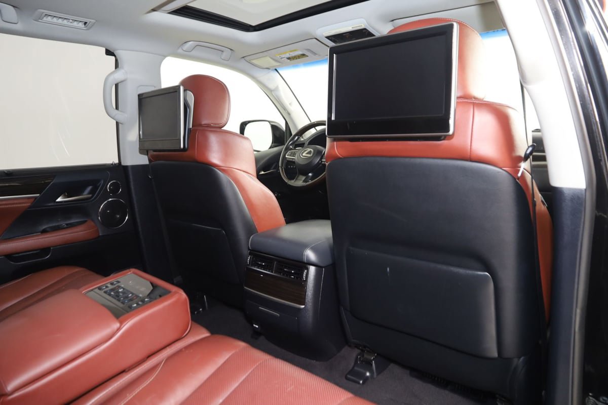 Used 2020 Lexus LX 570 4WD w/ Luxury Package image 15