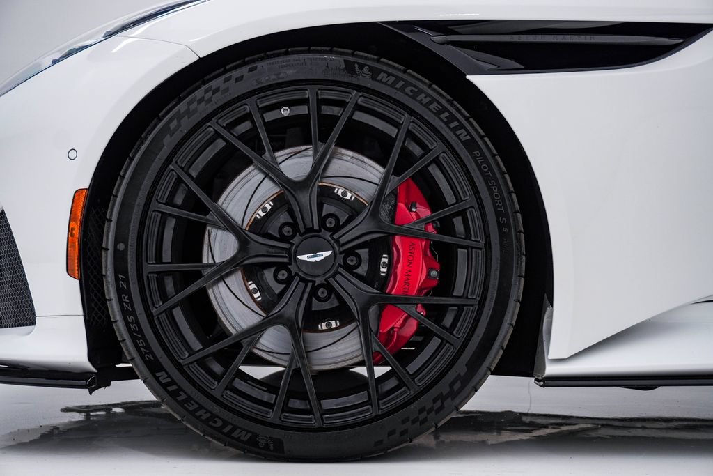 Used 2024 Aston Martin DB12 Coupe RWD image 15