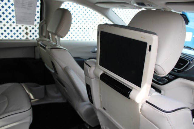 Used 2018 Chrysler Pacifica Limited w/ Advanced Safetytec Group image 18