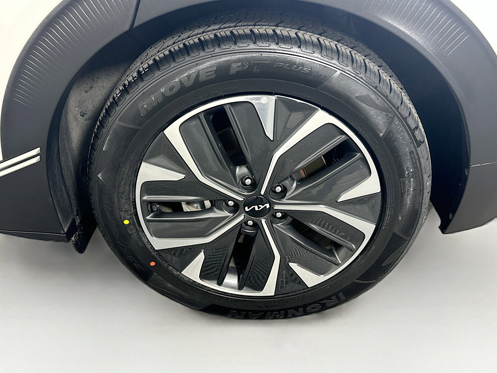 Used 2022 Kia EV6 Light image 11