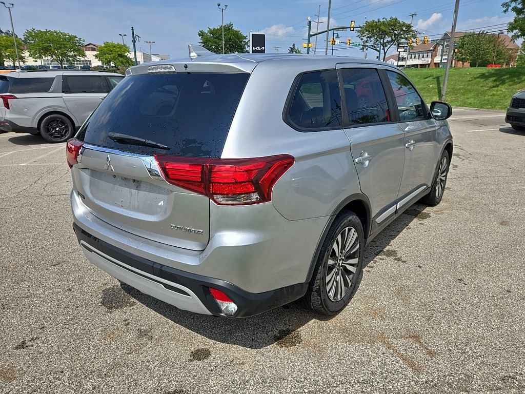 Used 2019 Mitsubishi Outlander ES FWD image 3
